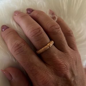 Pandora rose gold ring